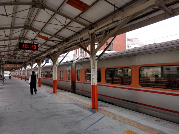Taiwan railway platform