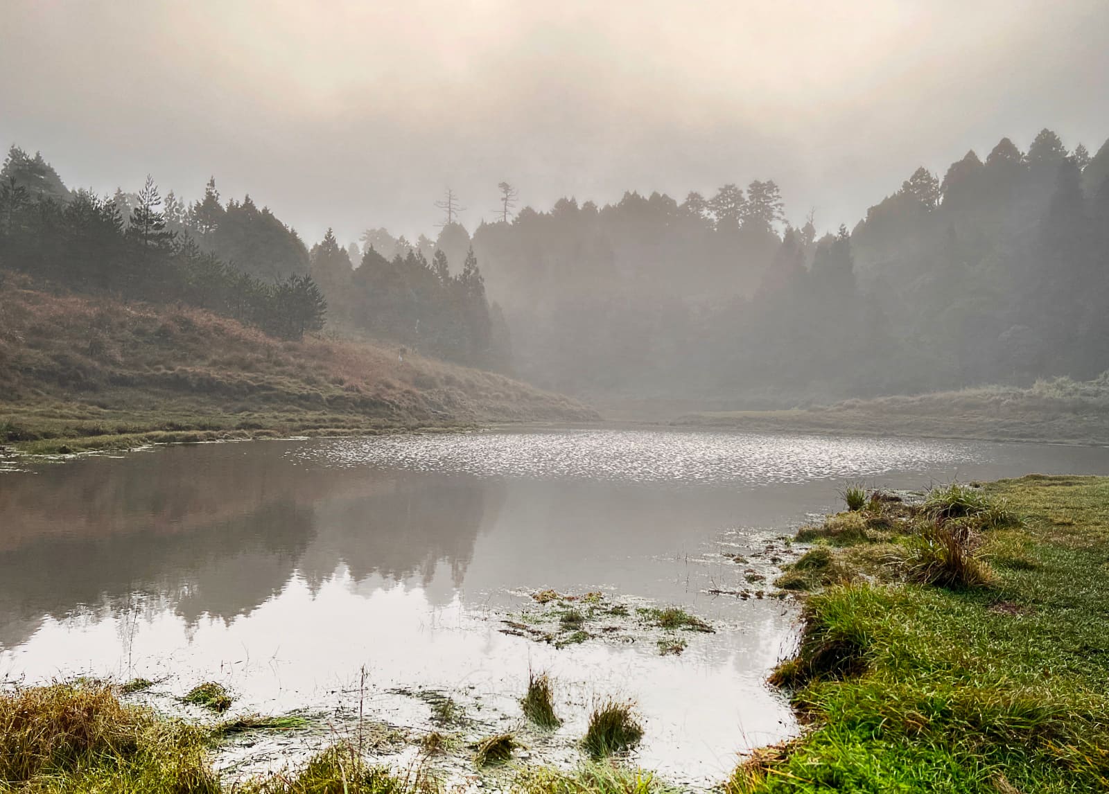 Jialuo Lake in the morning